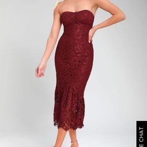 Burgundy strapless XS lace dress